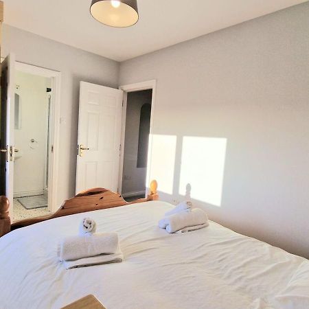 Cosy 3 Bedroom All Ensuites 골웨이 외부 사진