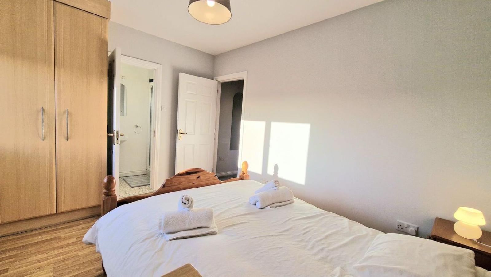 Cosy 3 Bedroom All Ensuites 골웨이 외부 사진