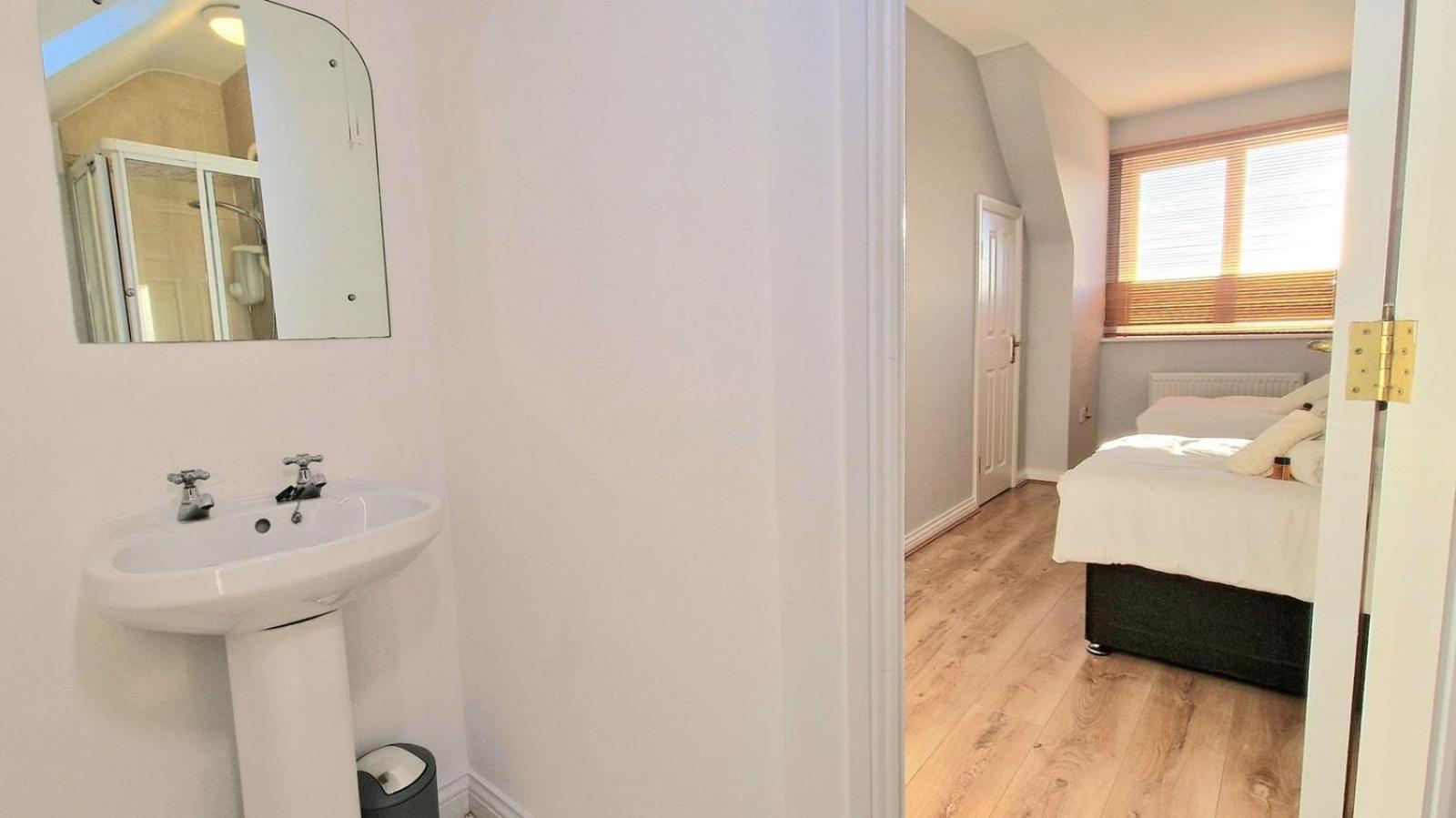 Cosy 3 Bedroom All Ensuites 골웨이 외부 사진