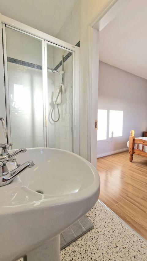Cosy 3 Bedroom All Ensuites 골웨이 외부 사진